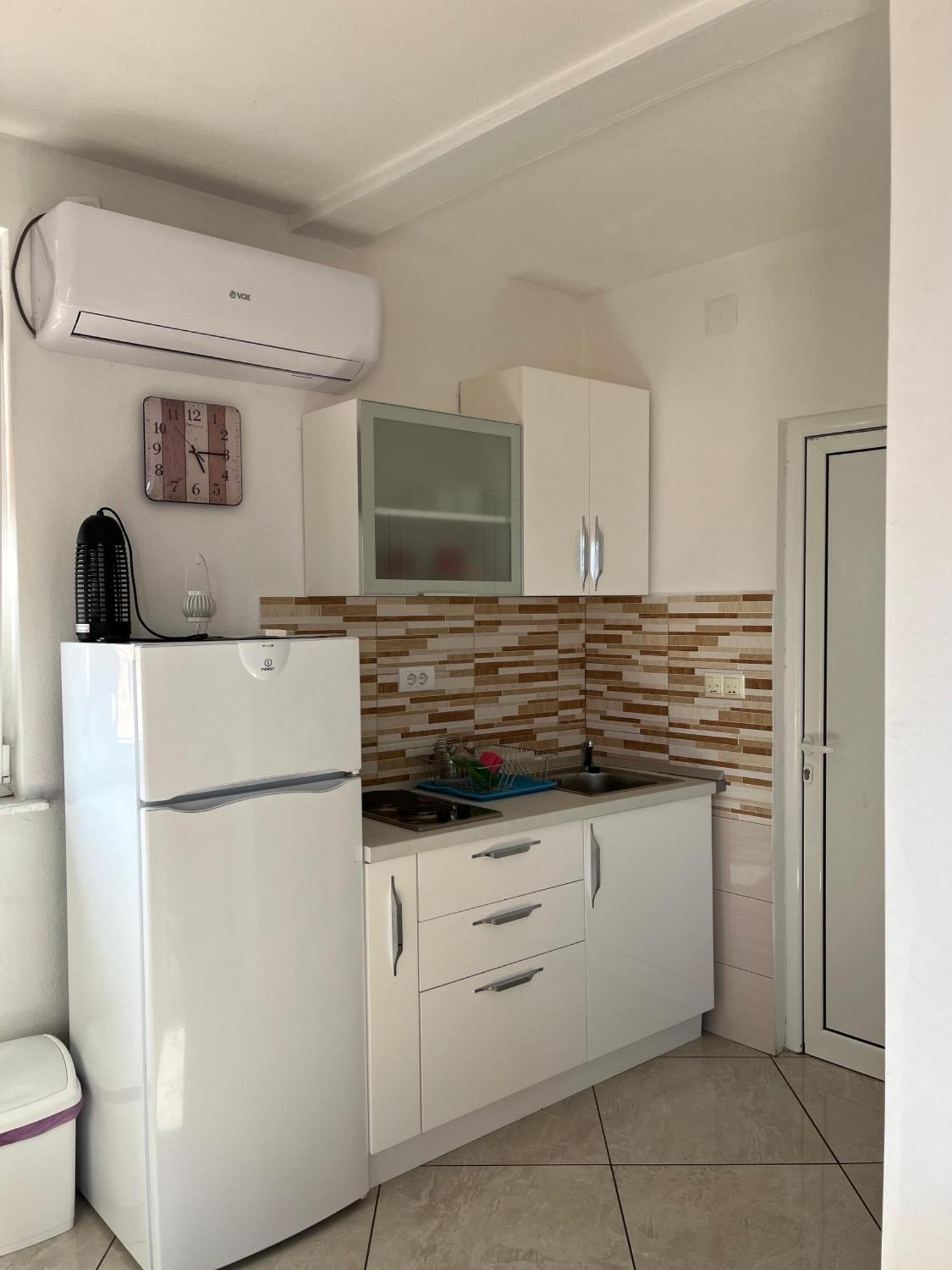 Apartments Apartmani Bojana Утьеха Экстерьер фото